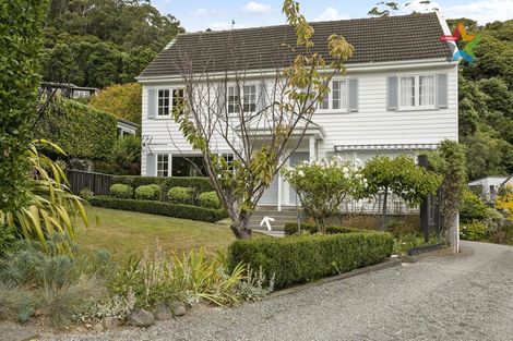 Photo of property in 4a Taumaru Avenue, Lowry Bay, Lower Hutt, 5013