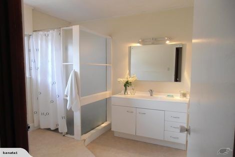 Photo of property in 1 Miltonia Avenue, Te Atatu South, Auckland, 0610