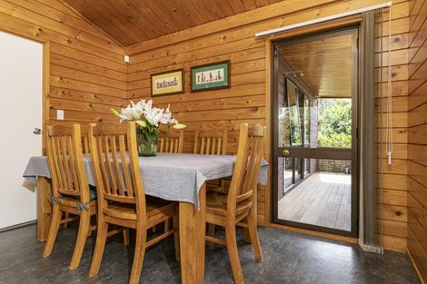 Photo of property in 7 Chardon Place, Henderson, Auckland, 0612