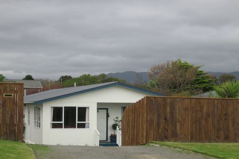 Photo of property in 97 Seaview Road, Paraparaumu Beach, Paraparaumu, 5032