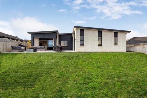 Photo of property in 10 Kapua Crescent, Rototuna North, Hamilton, 3210