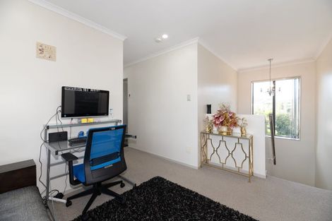 Photo of property in 9a Harrington Road, Henderson, Auckland, 0610