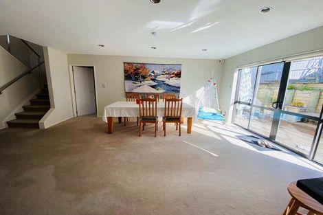Photo of property in 18 Catlins Place, Fairview Heights, Auckland, 0632
