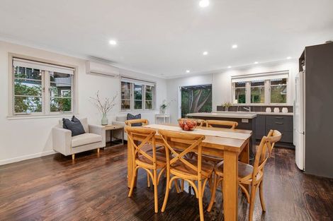 Photo of property in 3 Moffat Road, Red Beach, 0932