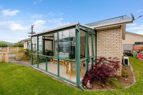 Photo of property in 3a Simons Street, Moturoa, New Plymouth, 4310