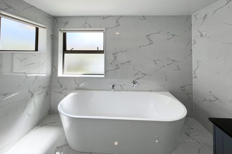 Photo of property in 6b St Catherine Crescent, West Harbour, Auckland, 0618