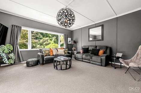 Photo of property in 74 Elmslie Road, Pinehaven, Upper Hutt, 5019