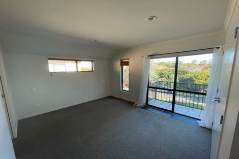 Photo of property in 2/27 Kellaway Drive, East Tamaki, Auckland, 2013