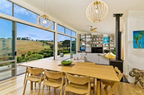 Photo of property in 126 Taiapa Road, Muriwai, 0881