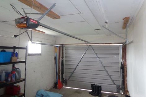 Photo of property in 81 Hobsonville Road, West Harbour, Auckland, 0618