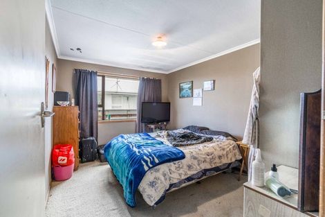Photo of property in 92 Edinburgh Crescent, Waikiwi, Invercargill, 9810