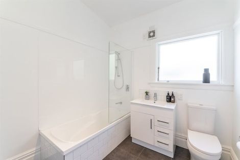 Photo of property in 80 Holly Road, St Albans, Christchurch, 8014