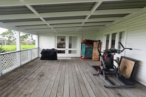 Photo of property in 105 Archibald Road, Kelston, Auckland, 0602