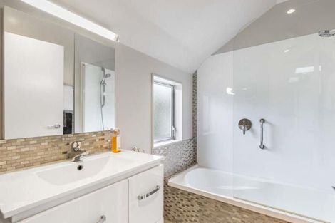 Photo of property in 53a Oxford Street, Tawa, Wellington, 5028