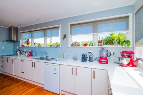 Photo of property in 39 Shetland Street, Glen Eden, Auckland, 0602