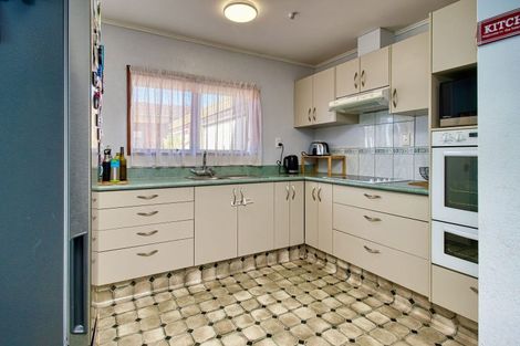 Photo of property in 2/14 Avondale Road, Taradale, Napier, 4112