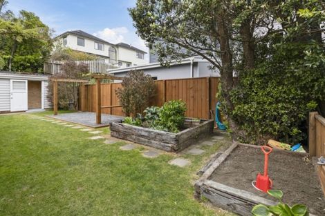 Photo of property in 46 Poto Road, Normandale, Lower Hutt, 5010