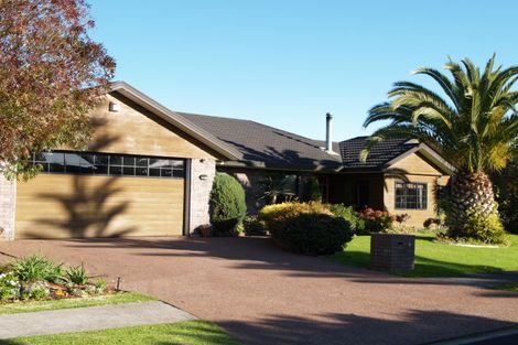 Photo of property in 26 Simon Owen Place, Golflands, Auckland, 2013