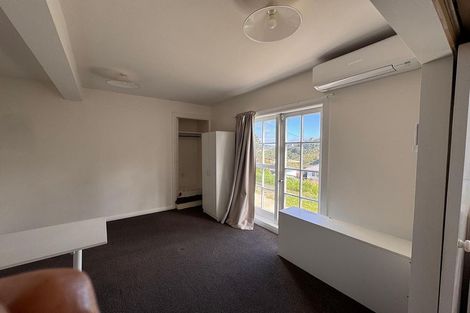 Photo of property in 11 Miles Crescent, Newlands, Wellington, 6037