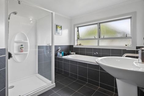 Photo of property in 10 Parker Road, Huntly, 3771