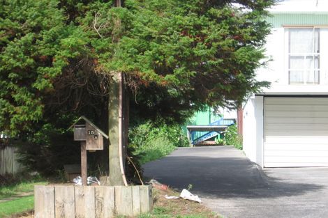 Photo of property in 2/15 Mcleod Road, Henderson, Auckland, 0612