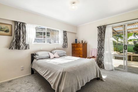 Photo of property in 2/31 Sispara Place, Beach Haven, Auckland, 0626