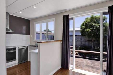 Photo of property in 1/9 Tarahua Road, Vogeltown, New Plymouth, 4310