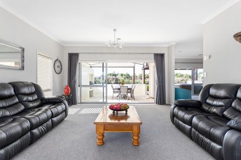 Photo of property in 81 Oriental Parade, Papamoa Beach, Papamoa, 3118