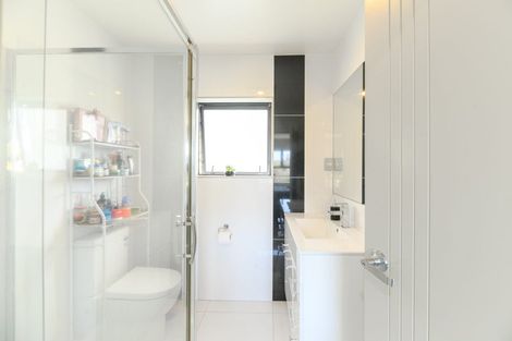 Photo of property in 9a Harrington Road, Henderson, Auckland, 0610