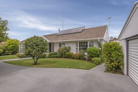 Photo of property in 23 Delaware Crescent, Russley, Christchurch, 8042