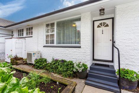 Photo of property in 11 Straven Road, Riccarton, Christchurch, 8011