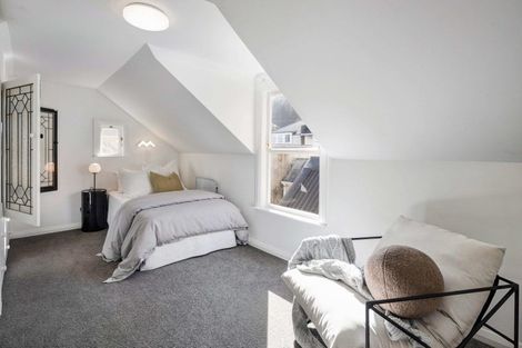 Photo of property in 15 Selwyn Terrace, Thorndon, Wellington, 6011