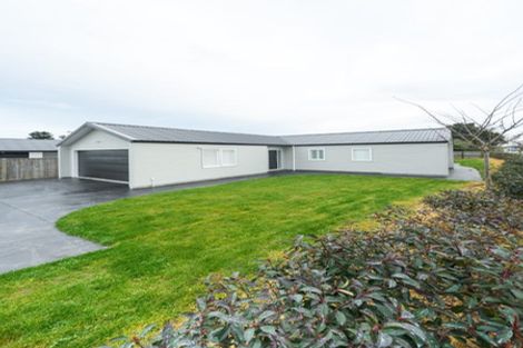 Photo of property in 2 Oldfield Lane, Marton, 4710