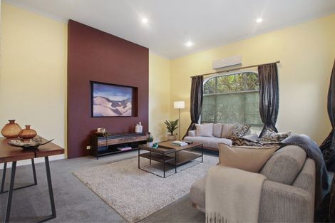 Photo of property in 15 Reidy Place, Pukekohe, 2120