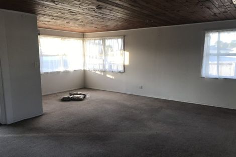 Photo of property in 2/133 Edgewater Drive, Pakuranga, Auckland, 2010