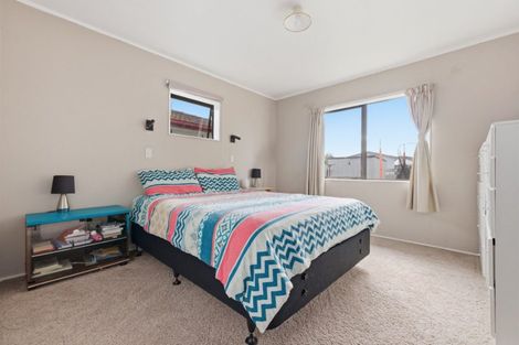 Photo of property in 2 Ngarimu Place, Mount Maunganui, 3116