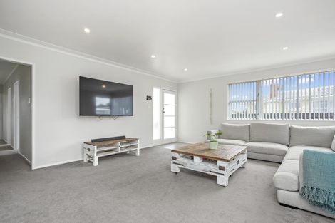 Photo of property in 17 Winsford Street, Manurewa, Auckland, 2102