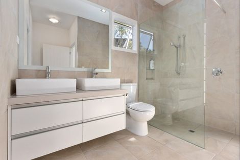 Photo of property in 115 Kent Terrace, Taradale, Napier, 4112