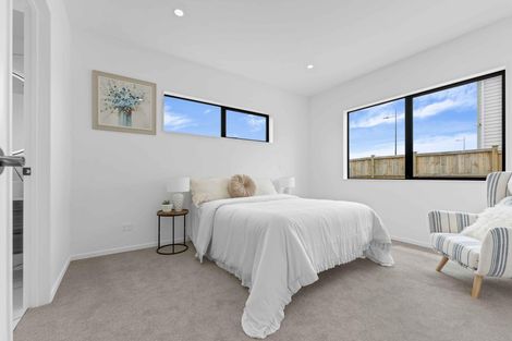 Photo of property in 73 Clarks Beach Road, Clarks Beach, 2122