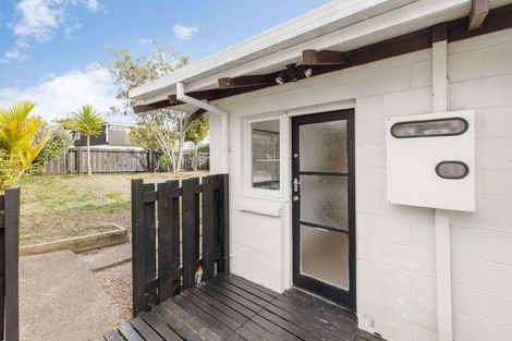 Photo of property in 1/5 Eyre Street, Henderson, Auckland, 0612