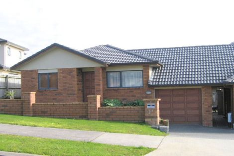 Photo of property in 1 Gilnockie Close, East Tamaki Heights, Auckland, 2016