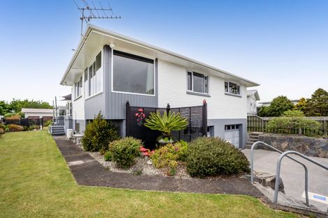Photo of property in 47 Nevada Drive, Merrilands, New Plymouth, 4312