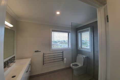 Photo of property in 49a Torkar Road, Clarks Beach, 2122