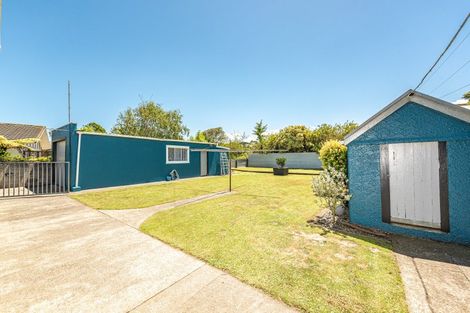 Photo of property in 16 Nikau Street, Tawhero, Whanganui, 4501