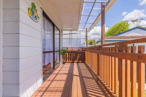 Photo of property in 10a Hamblyn Place, Ranui, Auckland, 0612