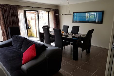 Photo of property in 33 Dressage Lane, Greenhithe, Auckland, 0632