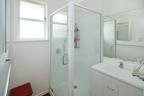 Photo of property in 1a Ward Place, Marfell, New Plymouth, 4310