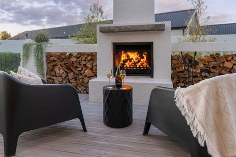 Photo of property in 25 Mike Smith Drive, Cambridge, 3434