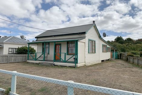 Photo of property in 3 Otanga Street, Dannevirke, 4930