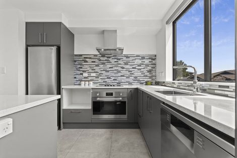 Photo of property in 1 Sauterne Road, Kumeu, 0810